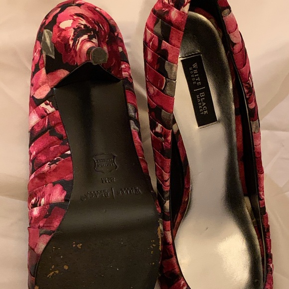 White House Black Market Floral cloth shoes - Picture 8 of 8